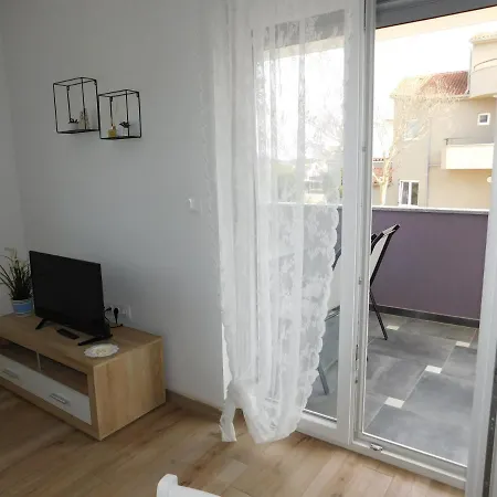 Apartment Ella *