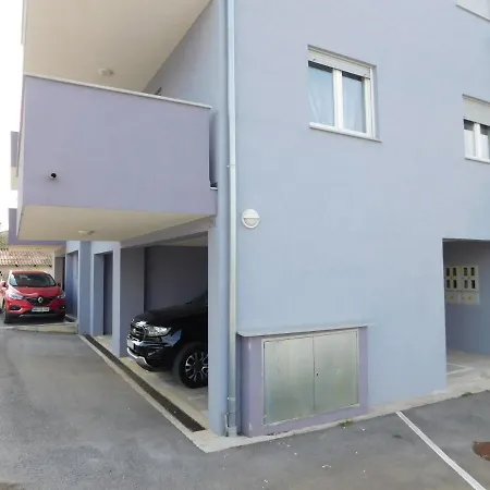 Ella Apartmán